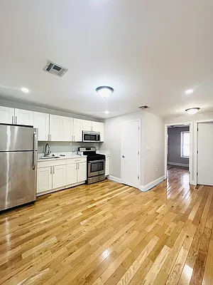 Rented by Pear NYC LLC | media 8