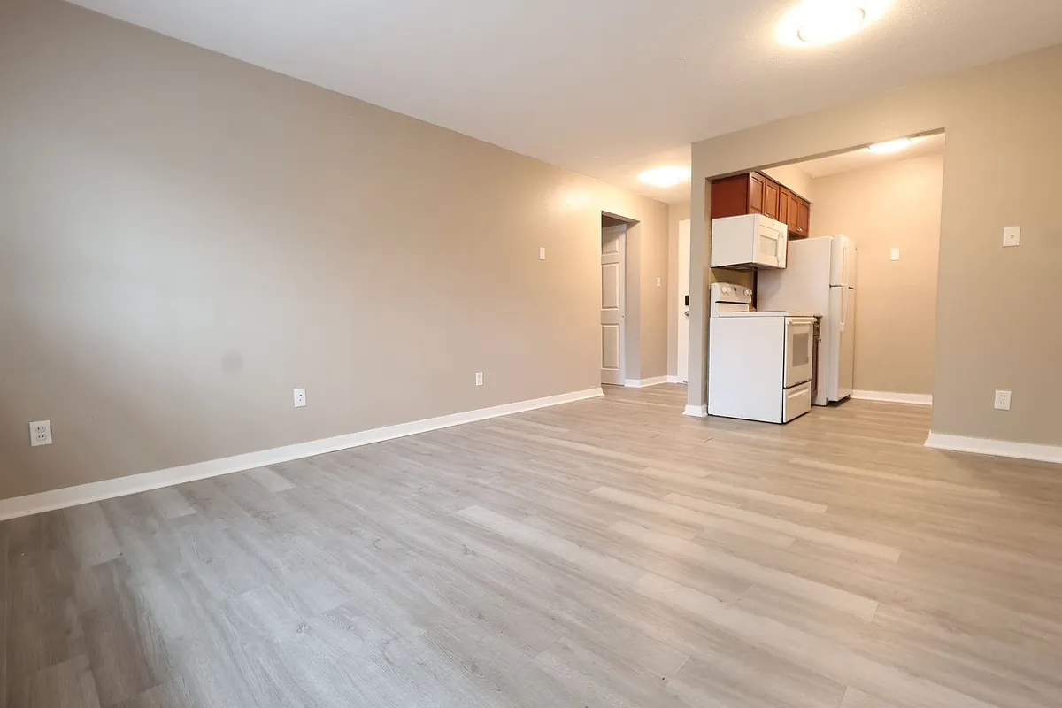 Building Photo - 3021 Pestalozzi St #105