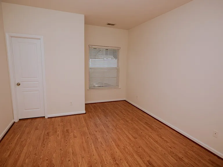 5062 Glen Canyon Dr — Photo 29