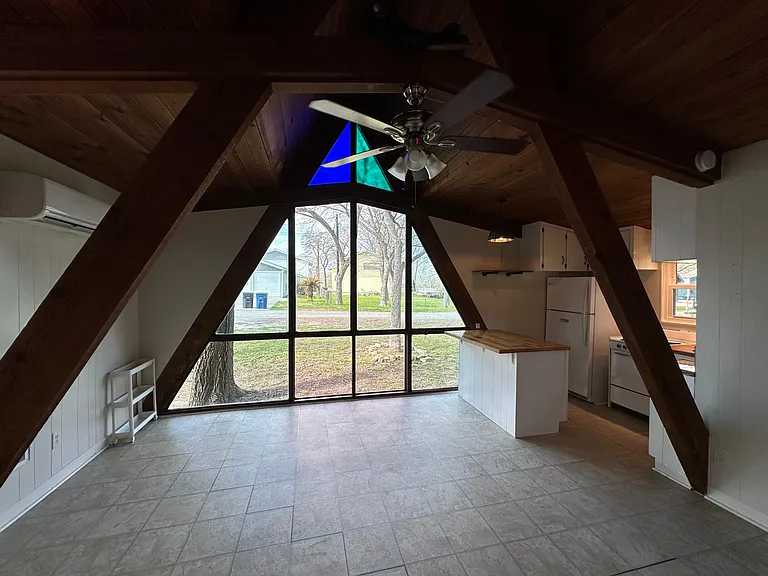 416 E Klein Rd — Photo 1