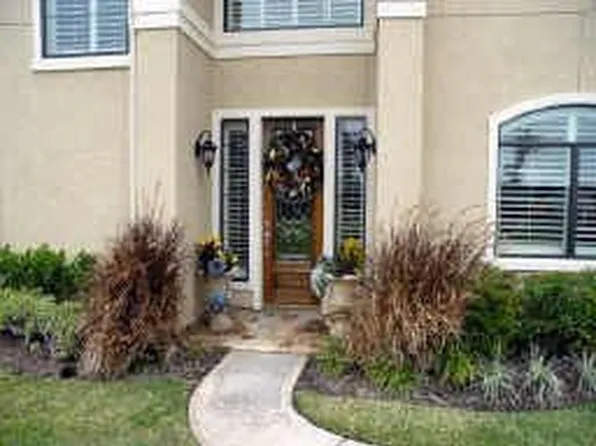 14 Sweetwater Ct, Sugar Land, TX 77479