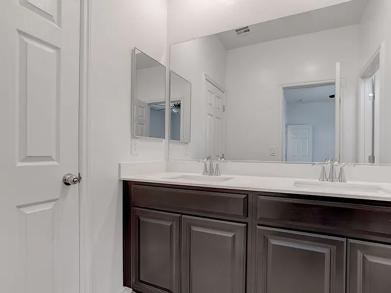 7106 Calvert Cliffs St — Photo 25