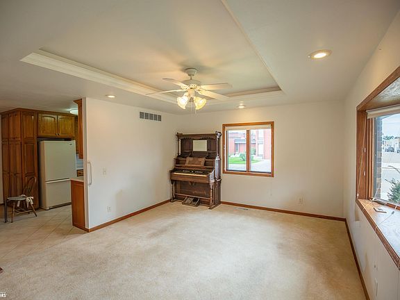 3rd image of 202 S Harlan St
