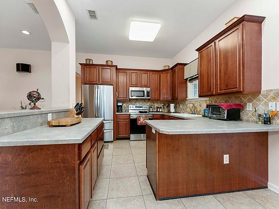 5th image of 15803 NORTHSIDE Drive E