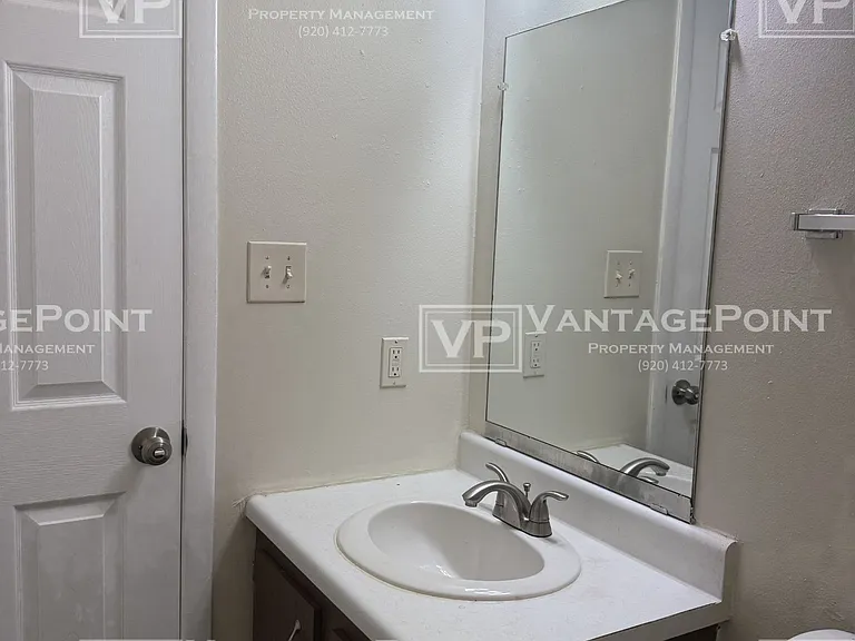1823 Badger St #8 — Photo 9