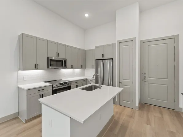 170 Malone St #3303, Houston, TX 77007
