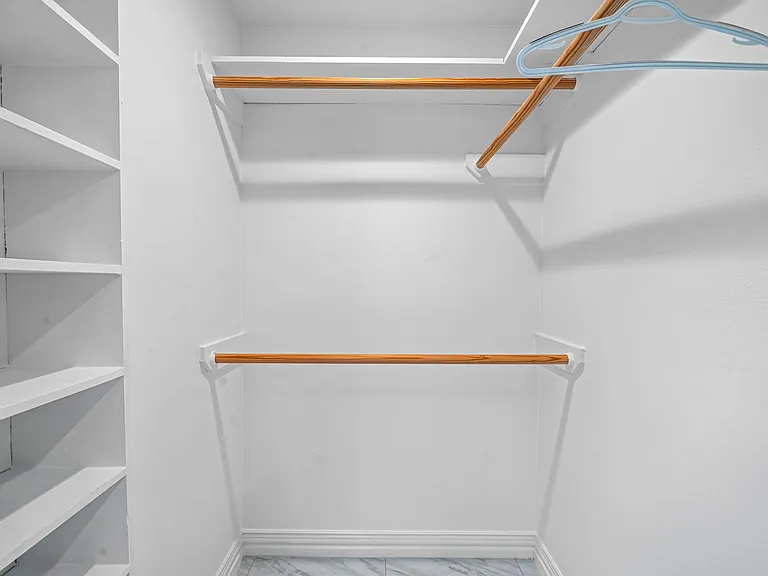 9022 Quebec Dr — Photo 33