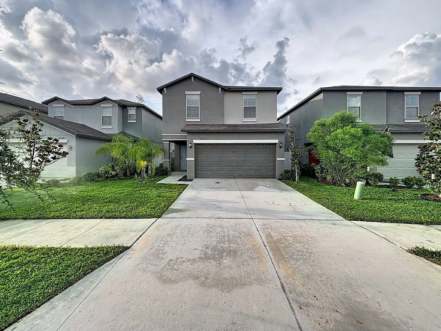4 bed, 2.5 bath, 1764 sqft, $2,400 — Photo 2