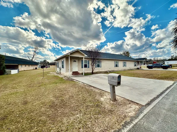 122 Grove Hill Ave, Blackshear, GA