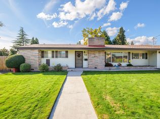 718 SW Greenwood Ave, Grants Pass, OR 97526