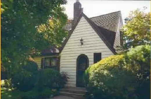 124 Cherry Ave photo 1