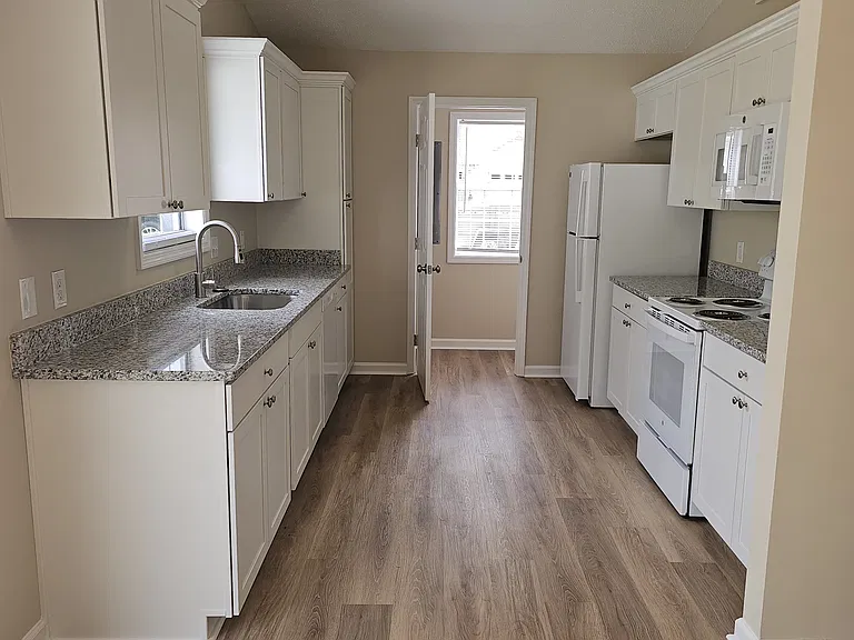 1802 Barberry Dr — Photo 15