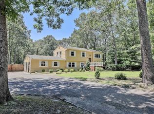 902 Lakehurst Ave, Jackson, NJ 08527