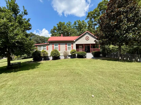 1521 Green Valley Rd, Pearisburg, VA 24086