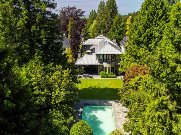 6448 Macdonald St, Vancouver, BC V6N 1E6