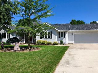 4514 Harvest Cir, Manitowoc, WI 54220