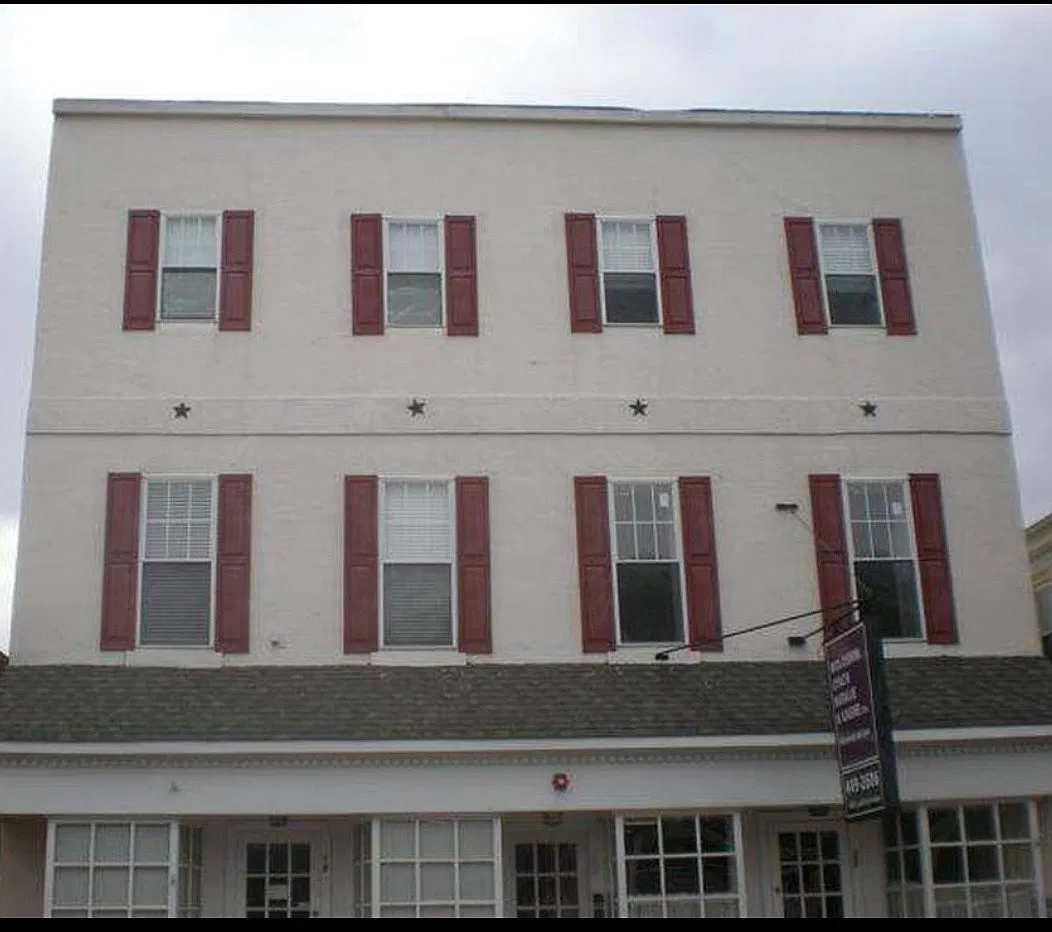 2 bed, 1000 sqft, $1,399 — Photo 1