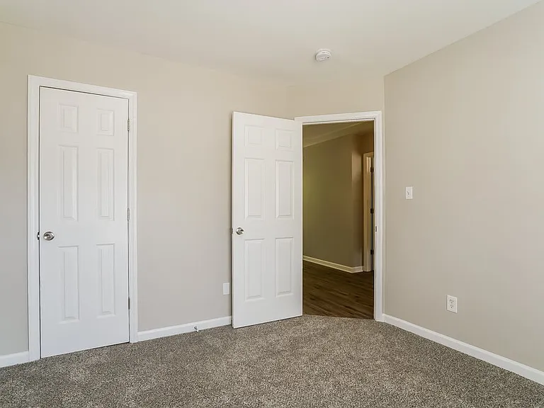 76 Nancy Ct — Photo 13