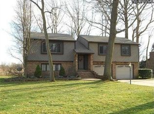 3280 Dowling Dr, Akron, OH 44333