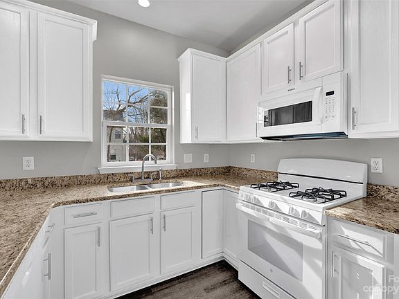 5th image of 163 Foxtail Dr
