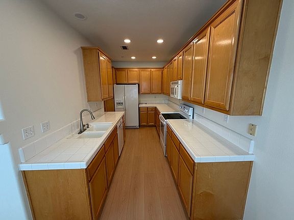 4th image of 4854 Swinford Ct
