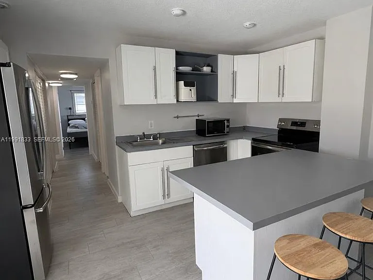 50 Orange Dr #B — Photo 3