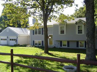 8 Woodland Ter, Fredericksburg, VA 22405