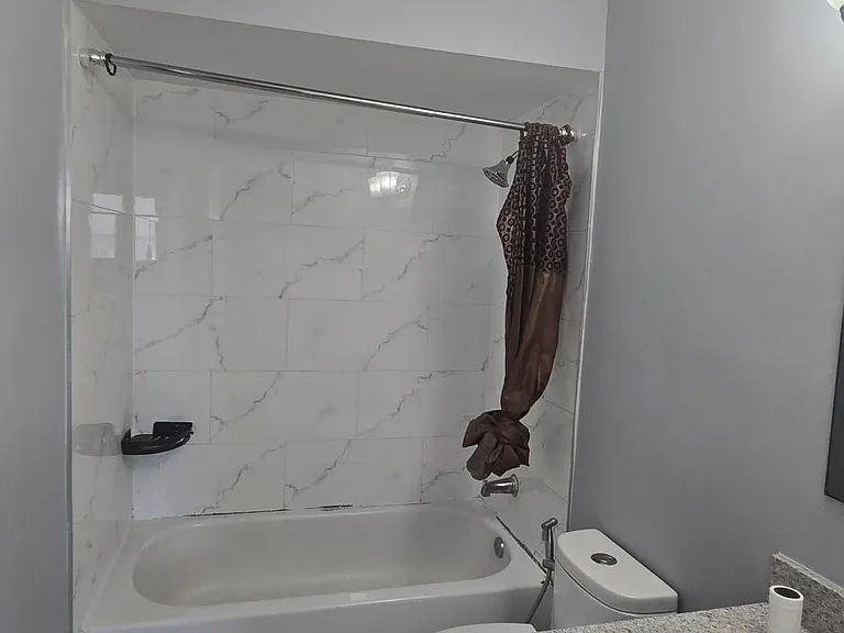 122 Kingswood Dr — Photo 21