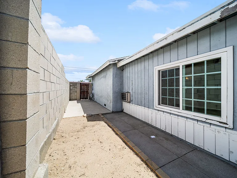 7608 Hyssop Dr — Photo 34