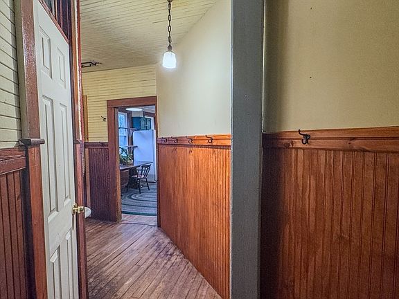 4th image of 230 Millers Falls Rd