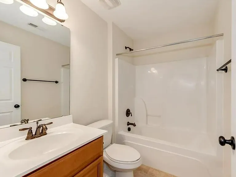 4015 Fenworth Ct — Photo 26