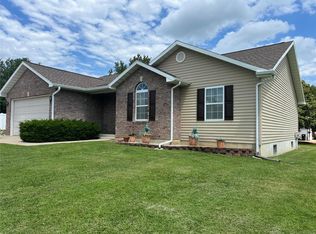 1 Robby Ln, Farmington, MO 63640