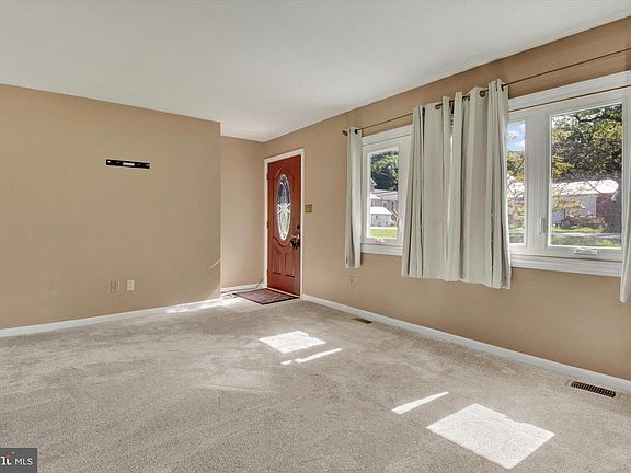 4th image of 2926 Warehime Rd
