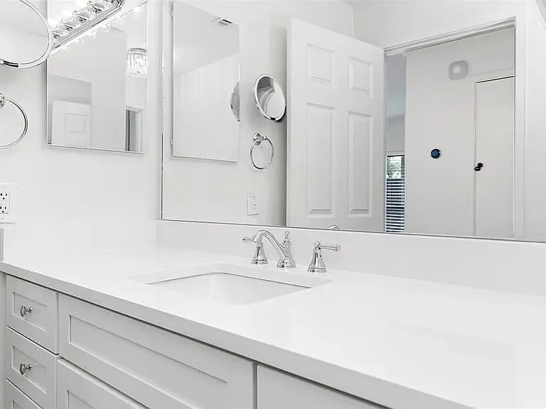 1100 Augusta Dr #3 — Photo 15