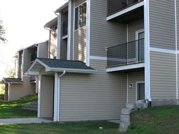 5th image of 12 Southview Dr APT 12M