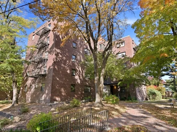 401 Park Pl #1E, Fort Lee Boro, NJ 07024
