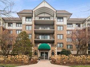 5 S Pine St APT 506B, Mount Prospect, IL 60056