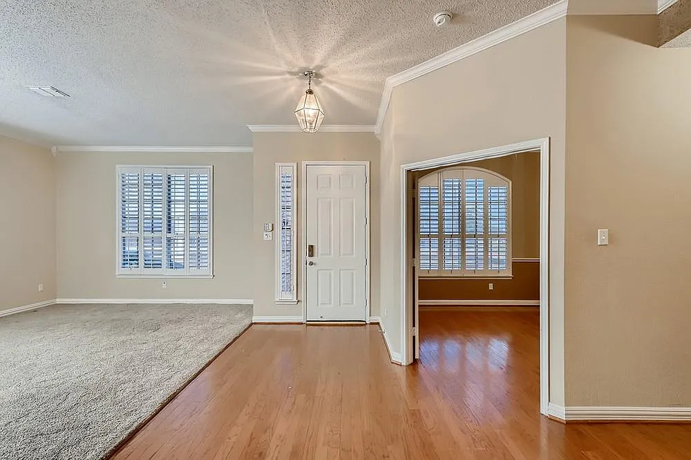 4 bed, 2283 sqft, $3,000 — Photo 3