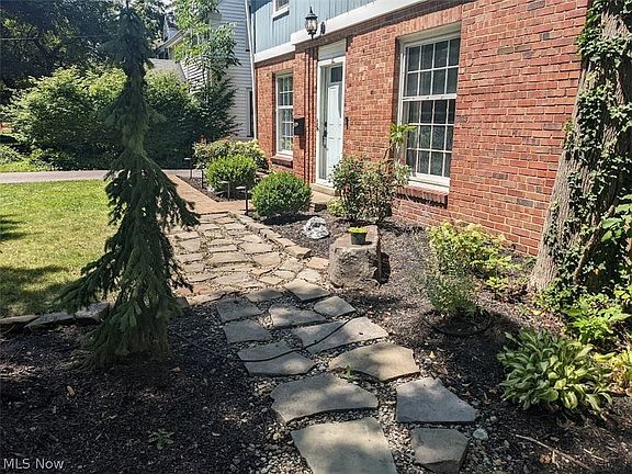 4th image of 22553 Fairmount Blvd