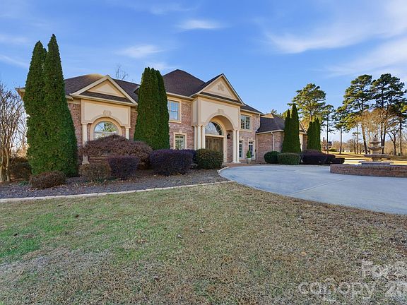 3rd image of 450 Beaver Creek Rd #14