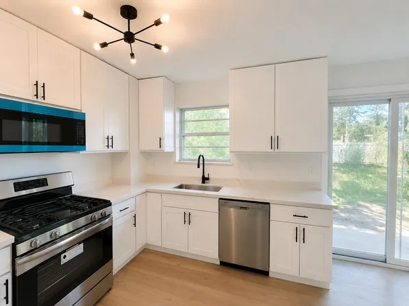 801 Cedar St, Lakehurst, NJ 08733