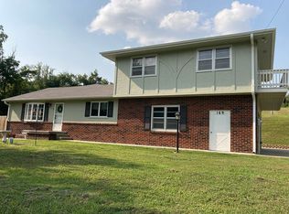 169 E Walter Ln, Saint Joseph, MO 64504