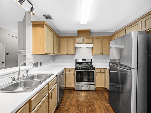 4th image of 108 Tanglewood Ln