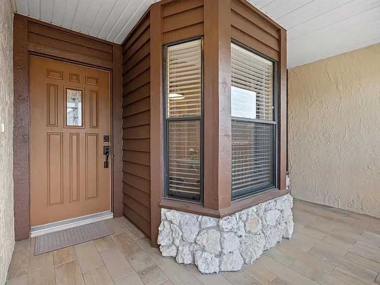 5753 Avista Dr — Photo 4