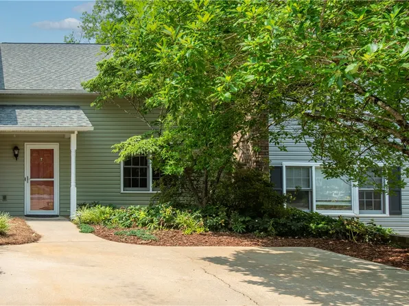 14004 E Camelia Ln, Seneca, SC 29678