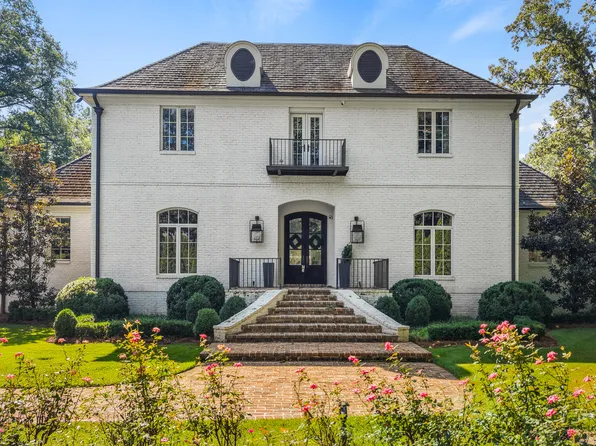 2577 N Place Dr, Tupelo, MS 38804