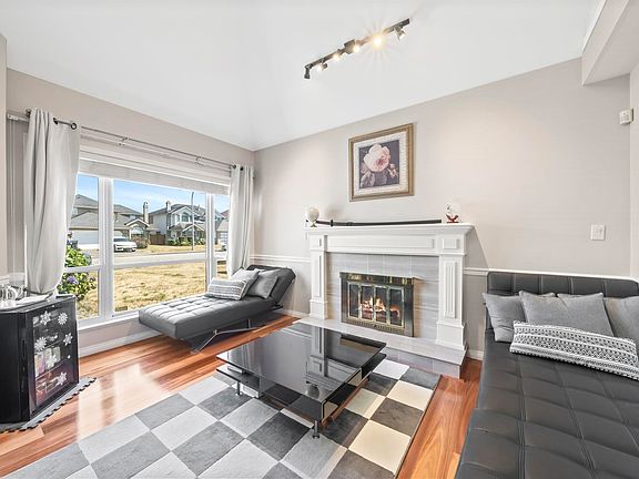 4th image of 3628 McKay Dr