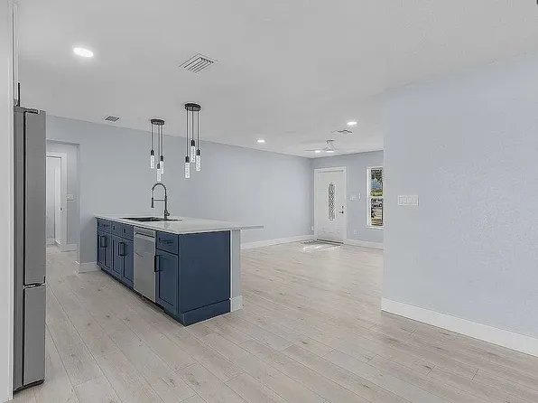 3750 Lei Dr, Sarasota, FL 34232