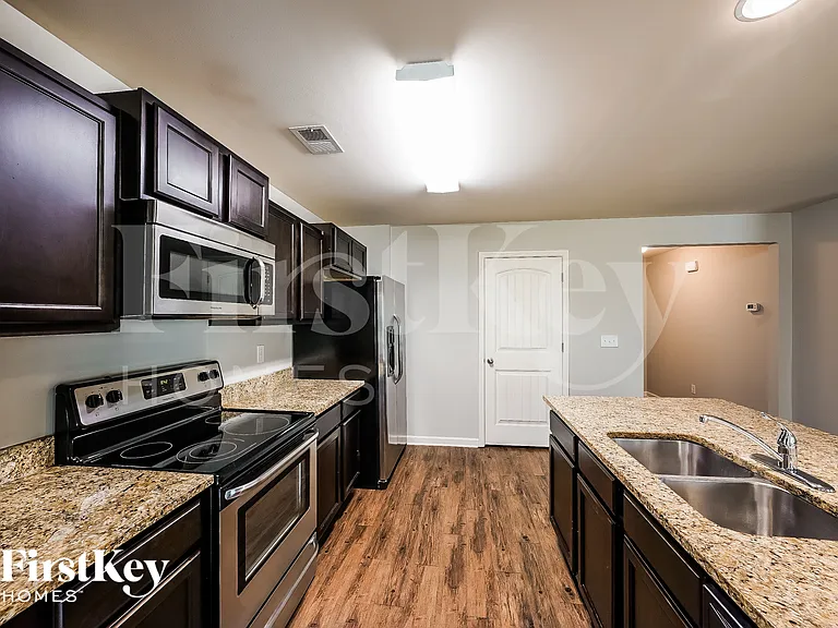 4683 Deer Foot Path — Photo 4