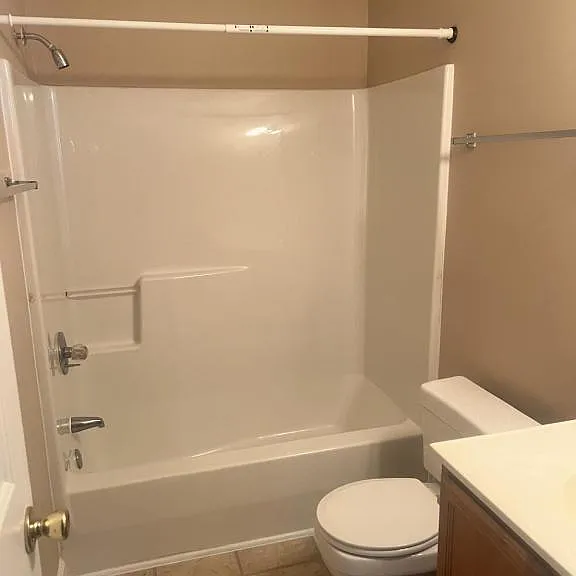 549 White River Dr #14C — Photo 5